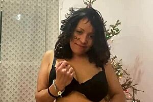 anna maria dances sexy christmas video