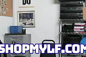 havana bleu shows her petite body in case 7485905