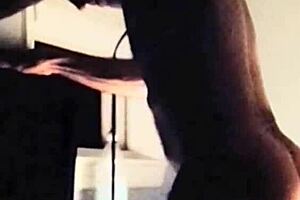 I putted my cock n balls on her face n she licked em so good