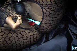 The Kinky Queen Dark Dea Enjoys a Hot Creampie