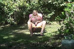 想看这个MILF吸禁忌鸡巴吗？