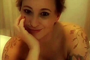 Milf Shows Big Tits and Ass for Blowjob!