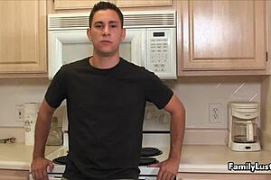 Can a Happy Young Guy Drill a Milf’s Mature Pussy This Good?