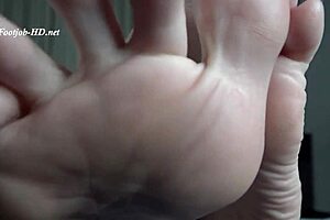 i got a footjob from my stepmom blonde