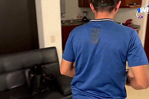 i lured the pizza guy and got his cum all over - melany latina