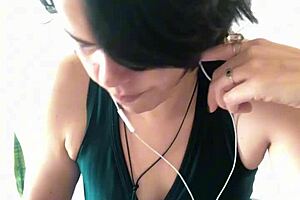 Jenna seduces studnt with massag, oh wow