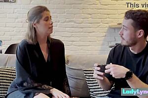 Ladylyne welcomes new neighbor with deepthroat and doggystyle pounding