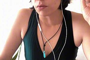 Jenna seduces studnt with massag, oh wow