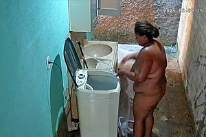 Look at this! Hidden cam catches stepmom showering in yard