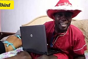 Bold Latina MILF Shows Voluptuous Ass In Beach Cabin