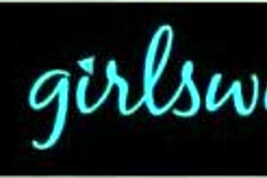 Milf Aaliyah Love licks hairy pussy of naturally stacked teen Chloe Surreal after bad date