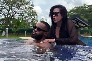 Maturemons Flashes Big Plump Meaty Cunt With Swollen Pussy Lips