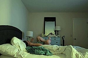 Я заглатываю его монстр хуй в домашнем видео пары