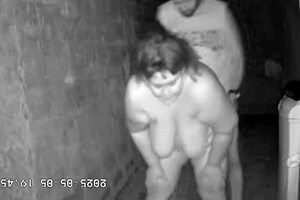 隐藏摄像头捕捉继母和巴西继子猛操！