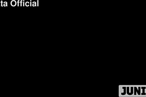 Muscular guy pounds milf girlfriend in bathroom before departure