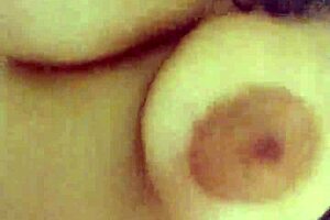 Curvy milf with natural big tits and fat ass in amateur homemade 😍