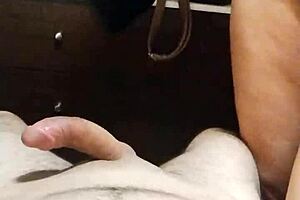 Curvy milf with natural big tits and fat ass in amateur homemade 😍