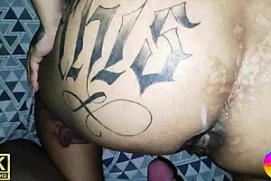 Neighbor eats ass and cums in pregnant neighbor