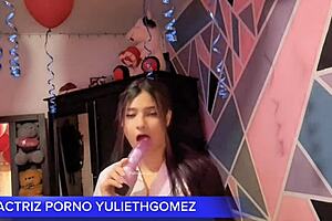 naughty girl came to provoke me with a short dress without panties moved her ass on the stick and it came out casero real