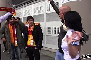 un día con una pornostar amandax y sus tetonas y su coño peludo