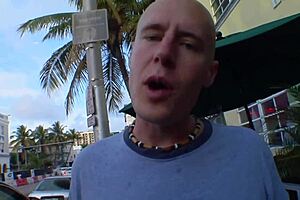 Bold housewife achieves intense orgasm during rough quickie fucking