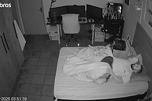 午夜狂野动作与大天然奶子和湿逼按摩