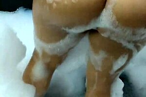 Hot Brazilian Milf Masturbates to Orgasm in Motel Bathtub!