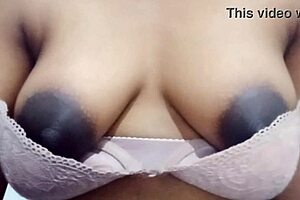 迷人继妹总是需要性爱。