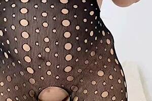 i let this madura rubia seduce me with her sensual lenceria and i cum inside her, hope she dont get pregnant.