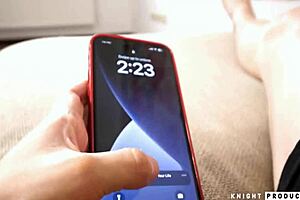 is kira queen fucking a fan spectacularly?