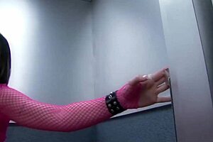 Austin Kincaid 和Brooke Haven 分享鸡巴，狂野群玩