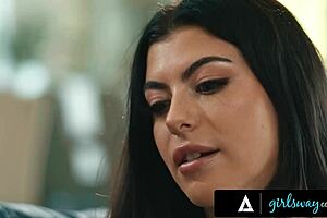 Stacked milf sophia locke intensely licks wet pussy with gal ritchie