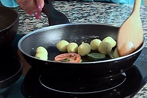 High Heeled Lesbian Licking Pussy