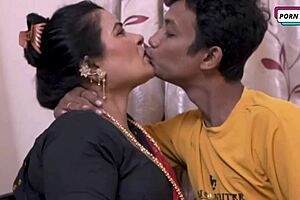 Desi mature woman fucked by younger guy with passion