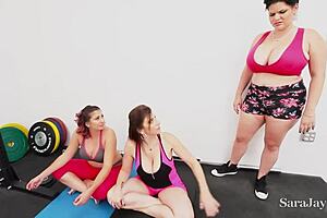 Can Sara Jay Handle 69 Face Sitting and Finger Fucking?