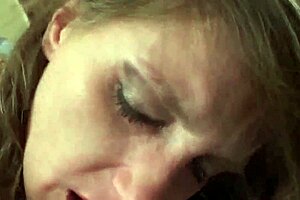 italian amateur milf swallows cum at home