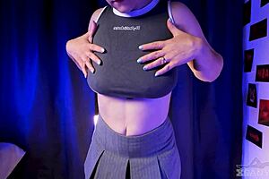 Stepdaughter Teases Daddy With Tits And Lips?