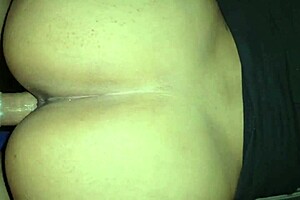 Cogeme pronto porque mi hijo va a llegar del colegio madre soltera dando el culo por ayuda economica cogiendo a una mam� soltera