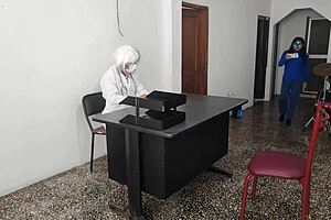 Doctor fucks secretary on desk 😏