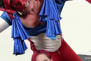 男人，丰满熟女 Siri 大天然奶子摔跤后被粗暴操！