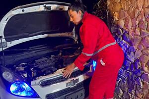 Pregnant Mechanic Blows Boss For Paycheck Part 1