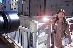 Asian wife with big nipples chats through intense orgasm during vibrator casting.