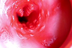 老兄，这大红屌塞满多汁洞随时要爆！