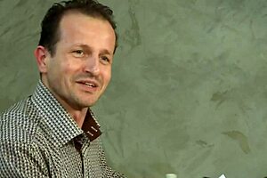 Blonde mom gets anal fingered in fishnets and heels. 😈