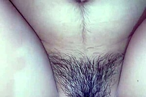 菲律宾女大学生用假阳具玩弄阴户在疯狂宿舍行动