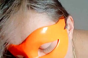 Masturbio sexual de una esposa infiel en su trabajo