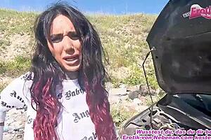 deutscher auto blowjob von einer schlampe mit dicken titten am straßenrand, einfach geil