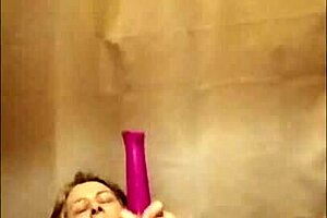 I's a slave endurin public humilations in tha city