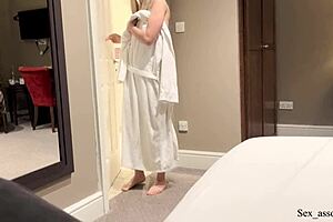 继母儿子酒店共床激战一夜