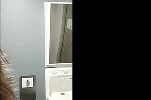 I's a slave endurin public humilations in tha city